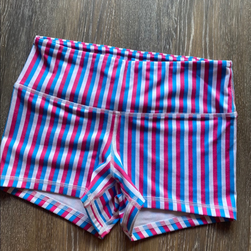 FLEO shorts